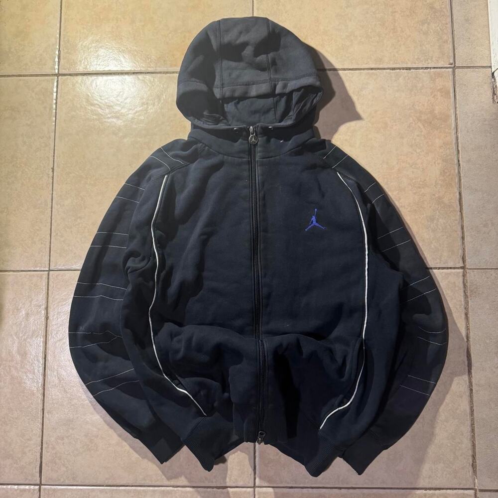 Vintage y2k jordan black zip up Size L in Mens